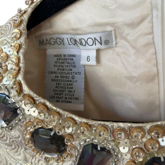 Maggy London Women's Metallic Gold Jacquard Weave Shift Dress Size 6 - Picture 3 of 6